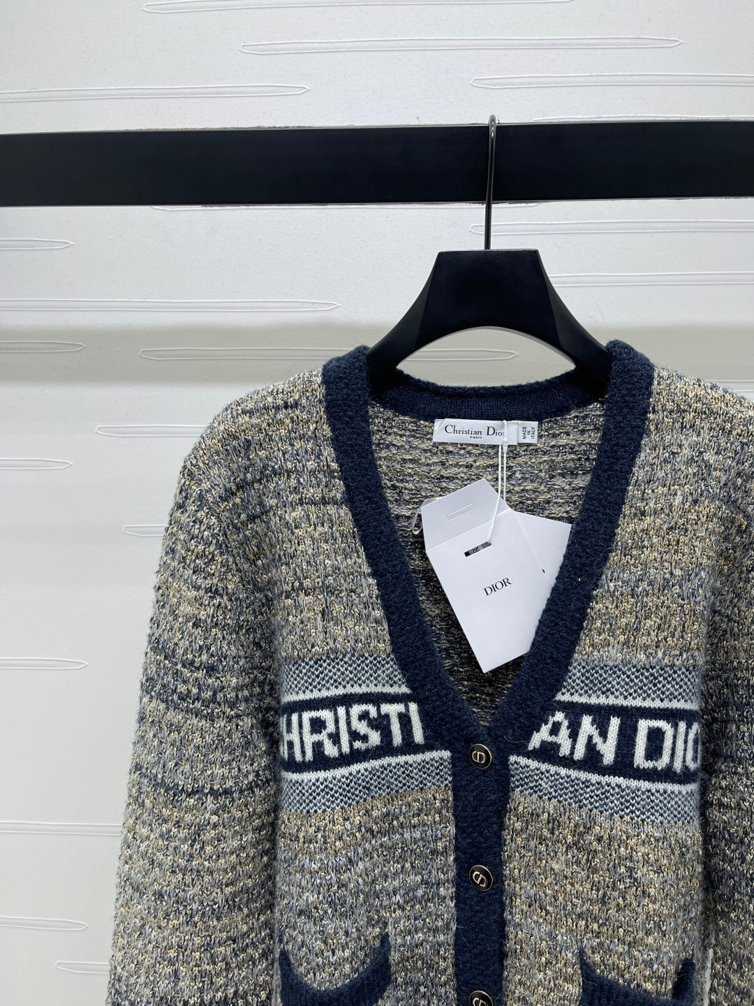 DIOR