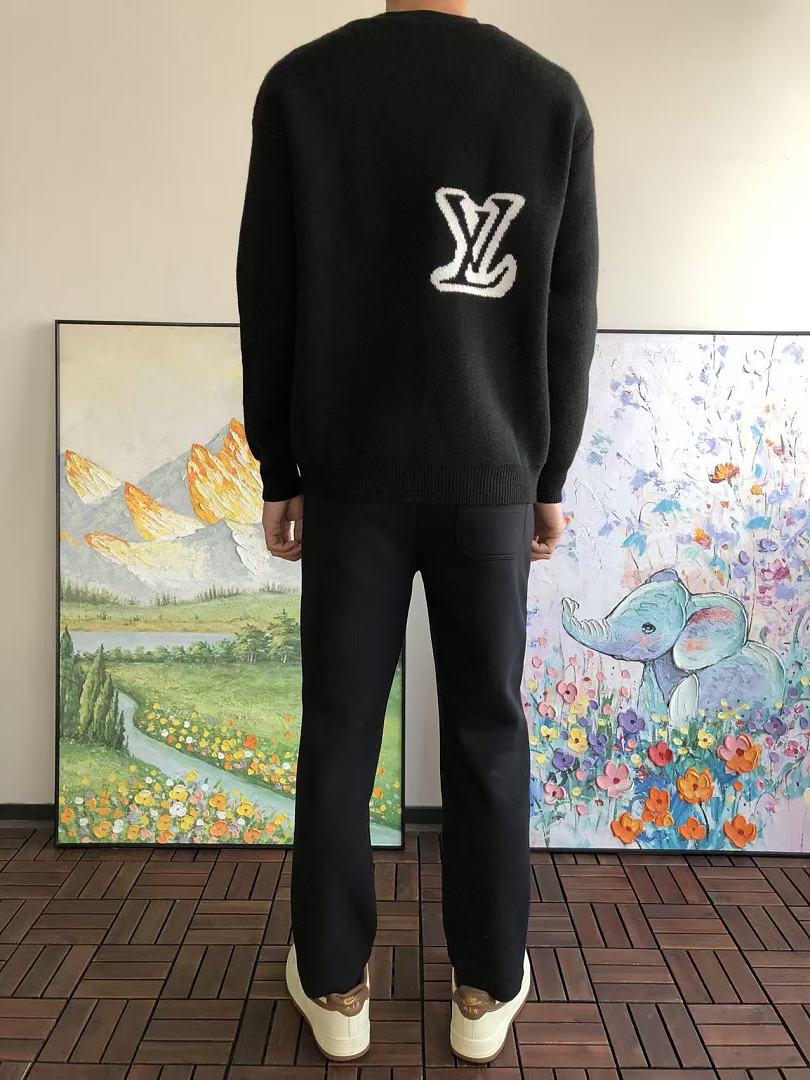 L🔥SWEATER