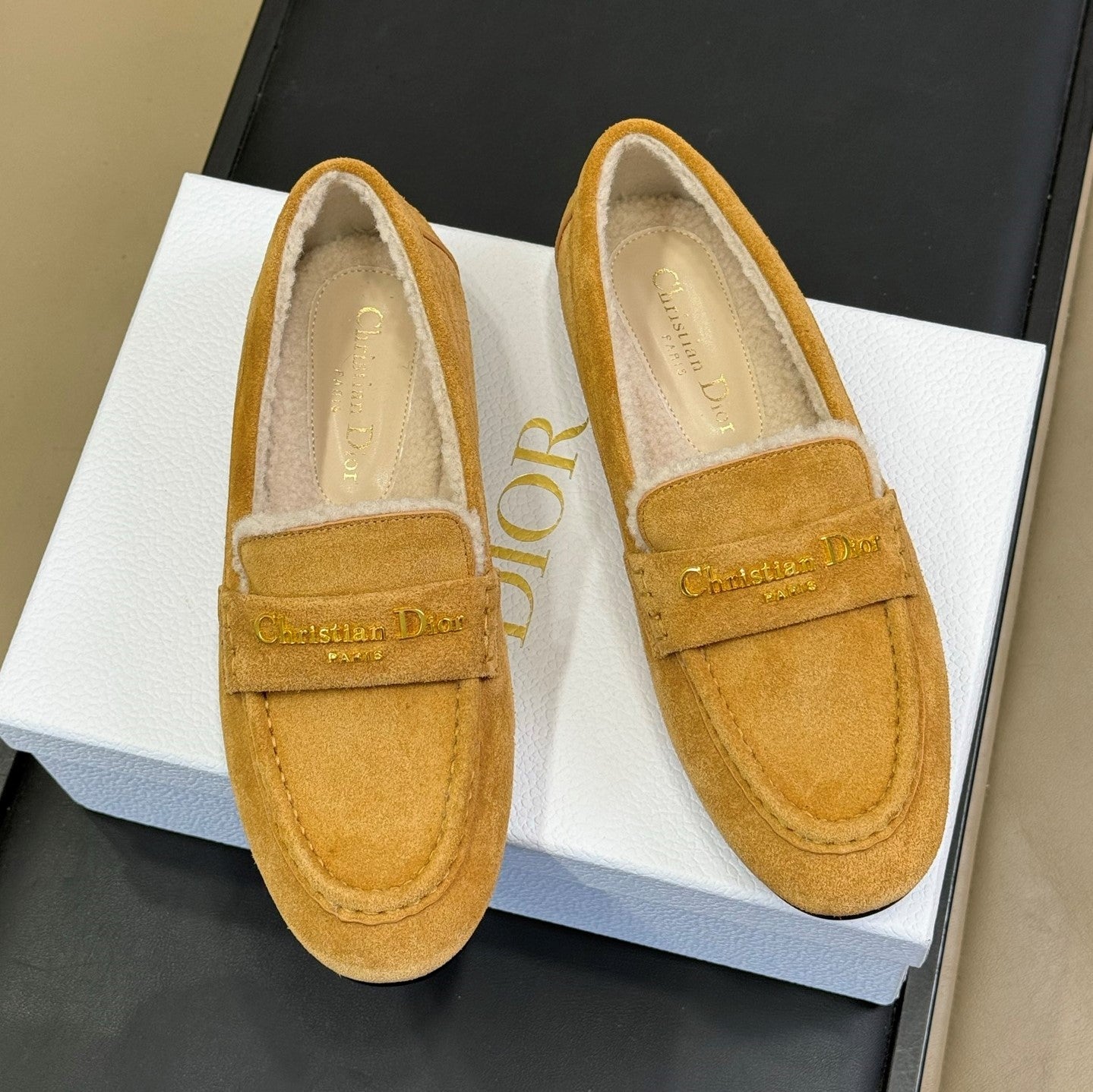 DIOR