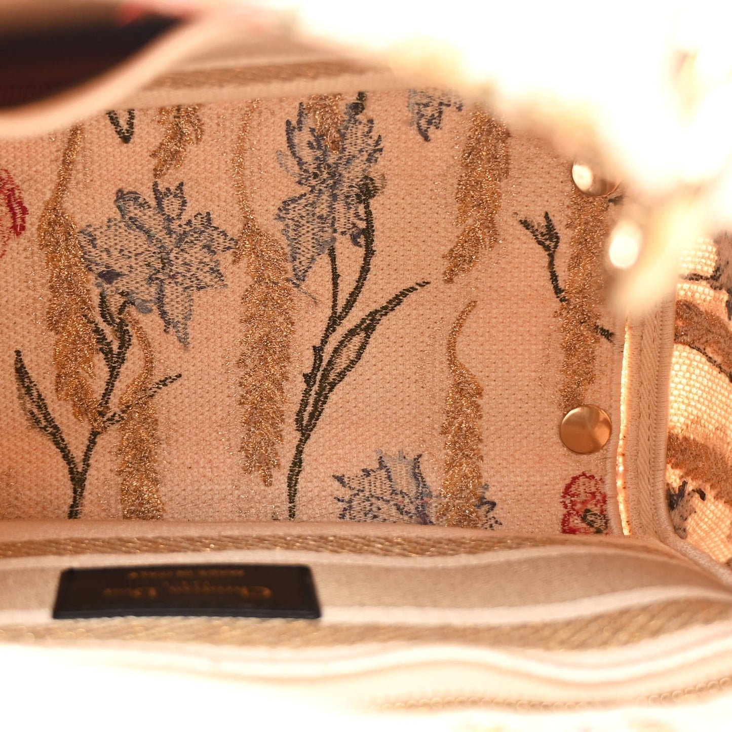 DIOR