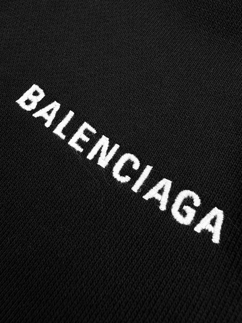 PANTALONES CORTOS BALENÇIAGA - 1