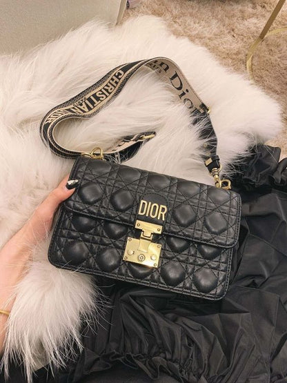 DIOR