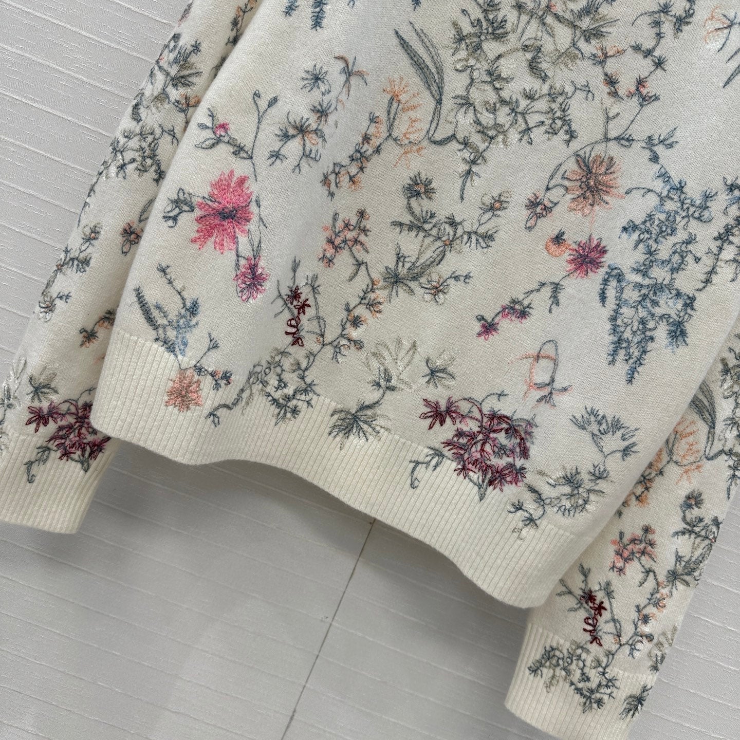DIOR