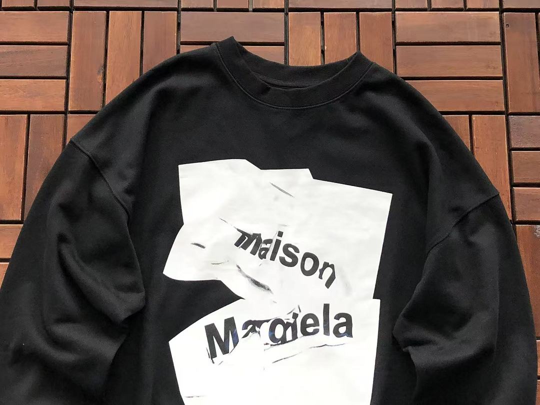 M🔥IS🔥N M🔥R🔥IE🔥A SWEATER