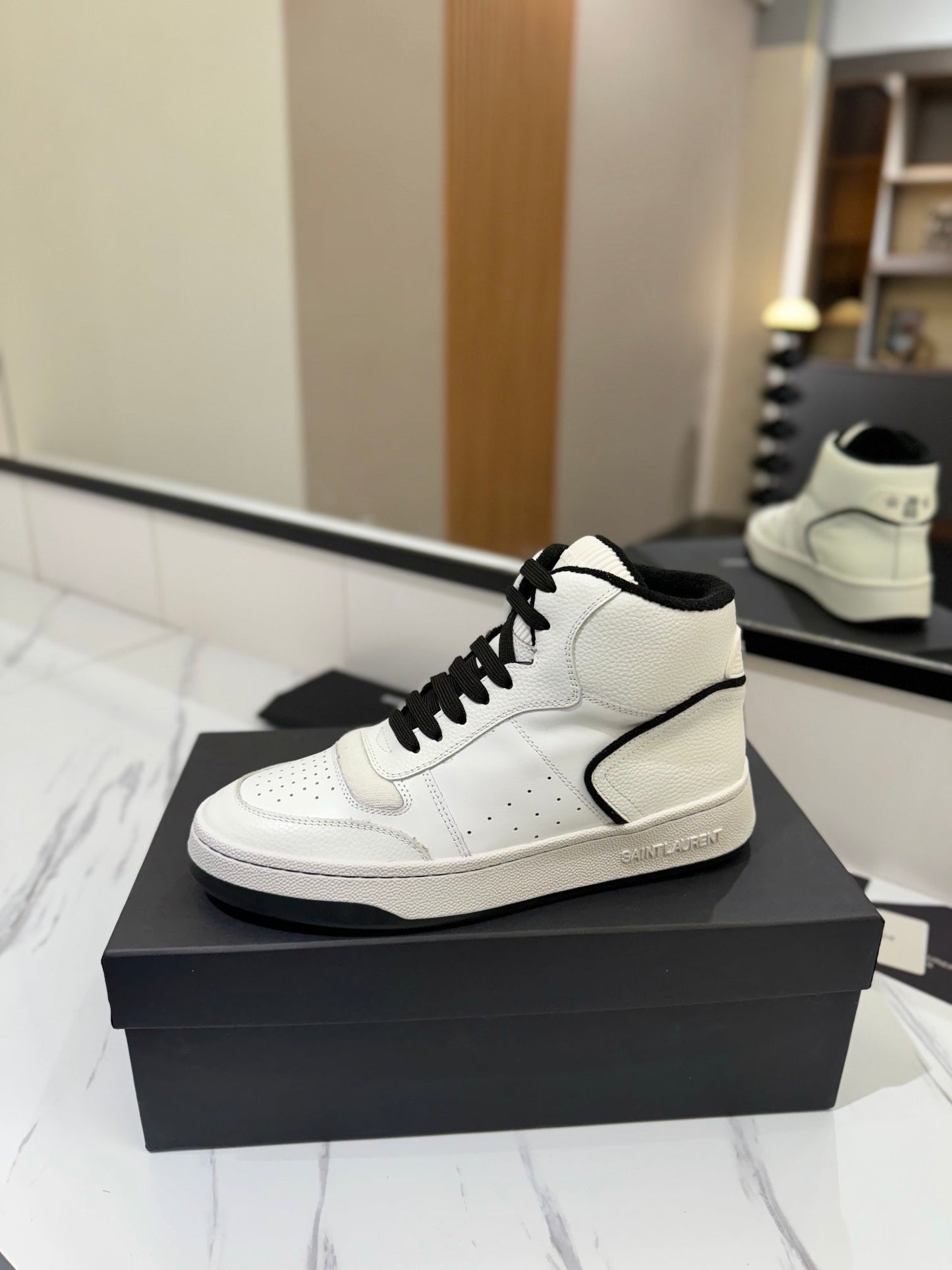 Saint Laurent
