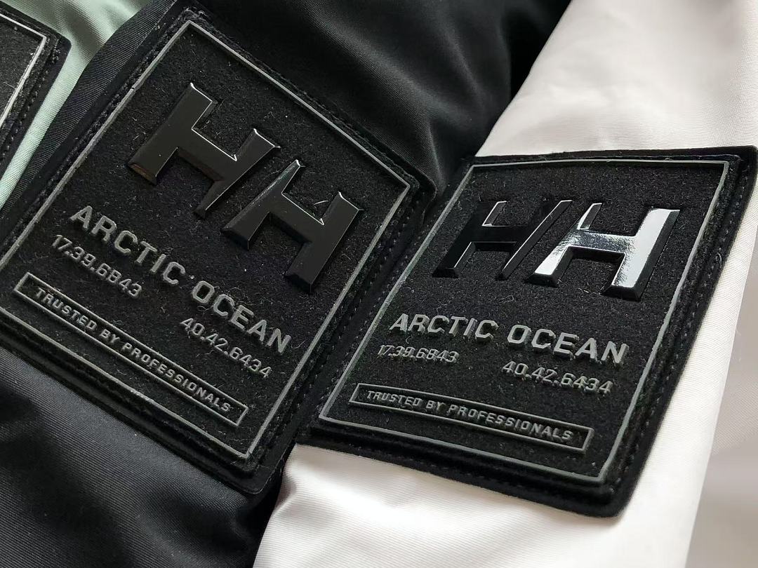 HELLY HANSEN DOWN JACKET