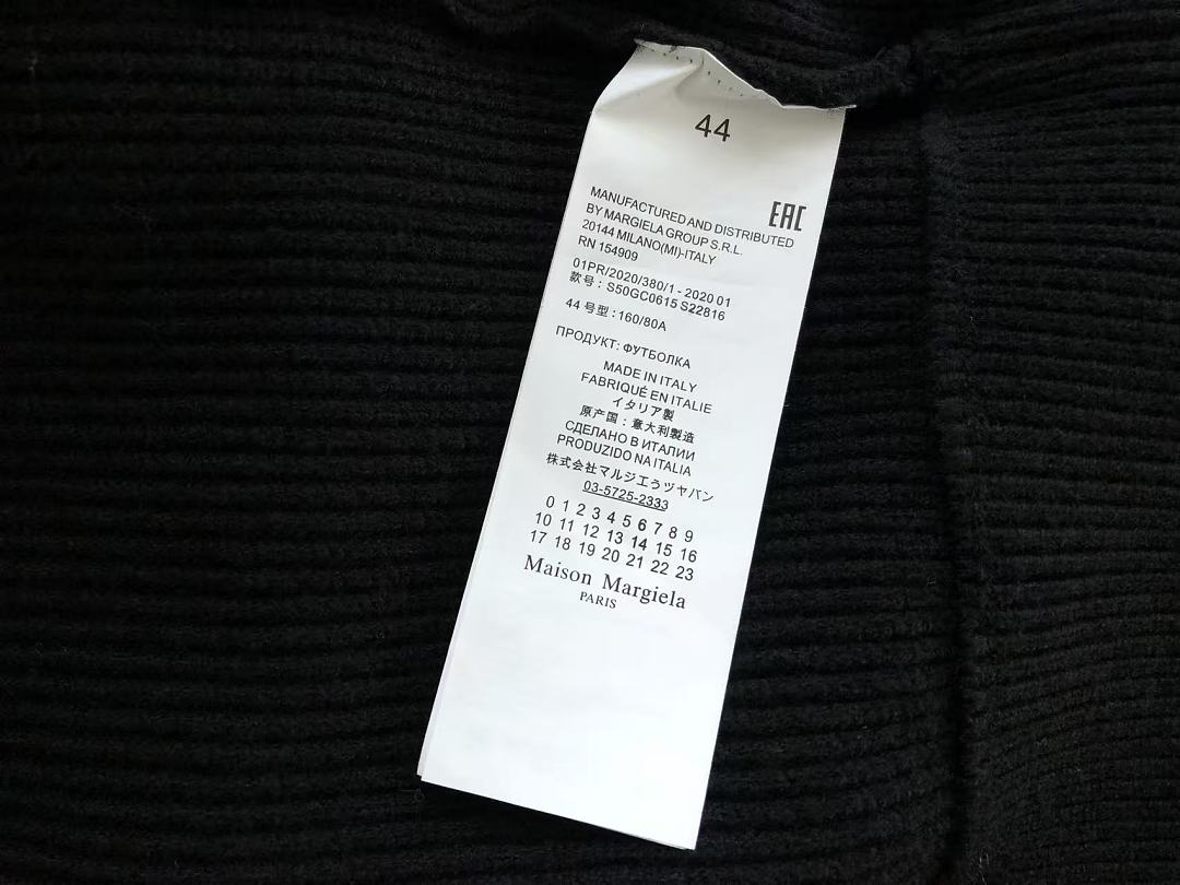 M🔥IS🔥N M🔥R🔥IE🔥A SWEATER