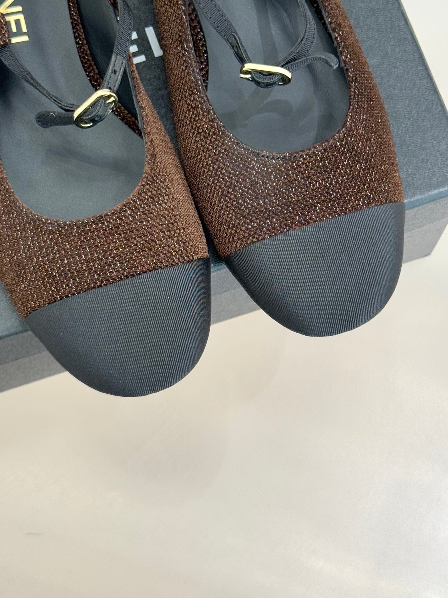 26C Two-tone Double C Flat Shoes Coffee Tweed