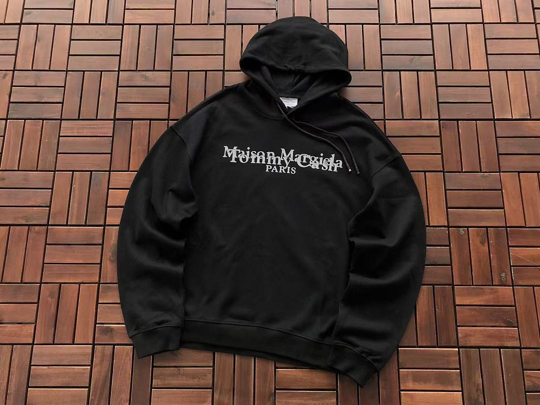 M🔥IS🔥N M🔥R🔥IE🔥A & TOMMY CASH HOODIE