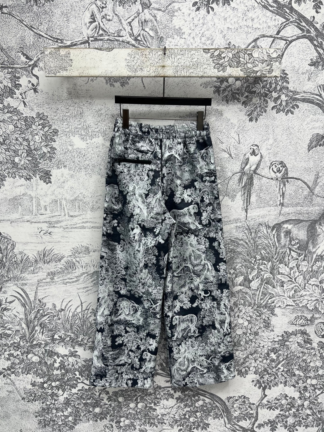 DIOR
