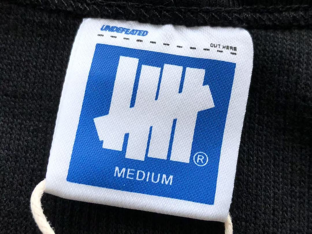 UNDEFEATED LONG-SLEEVE
