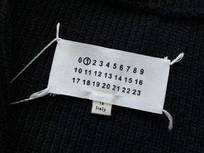 M🔥IS🔥N M🔥R🔥IE🔥A SWEATER