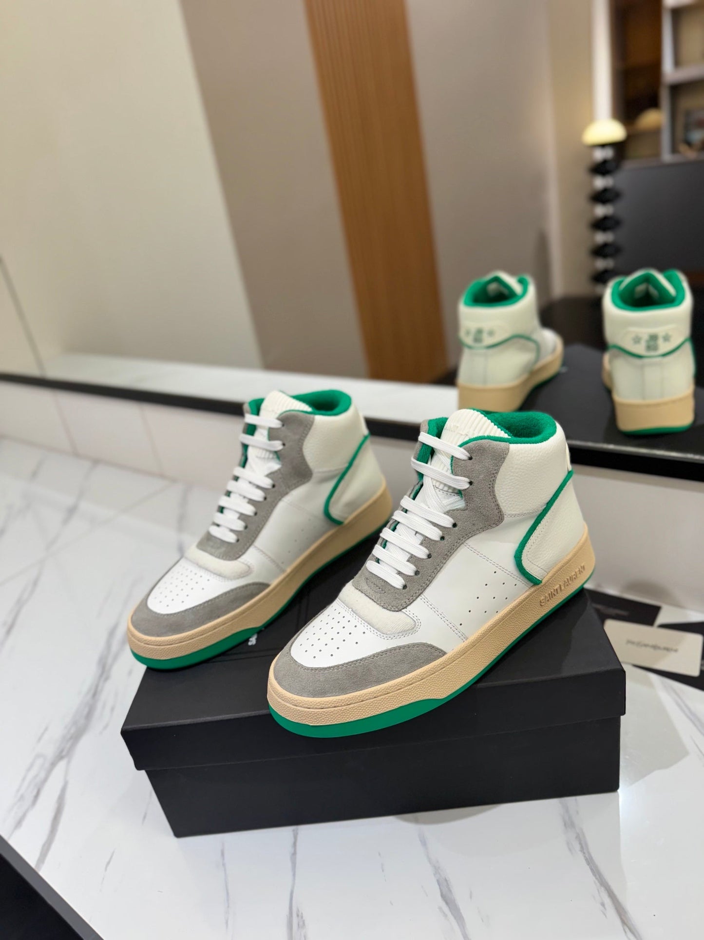 Saint Laurent