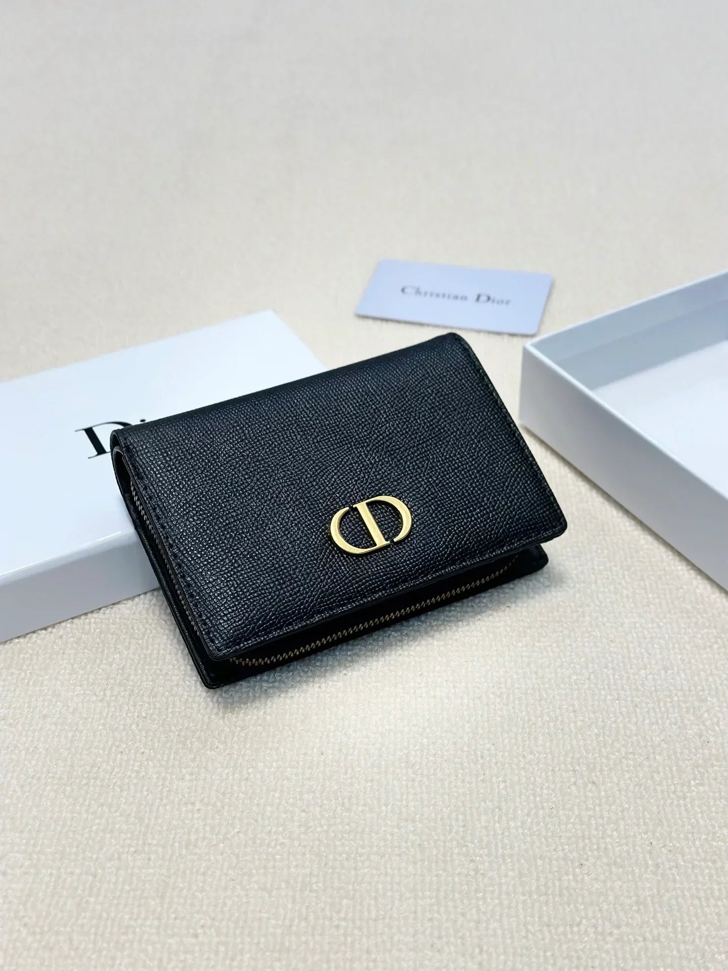 DIOR