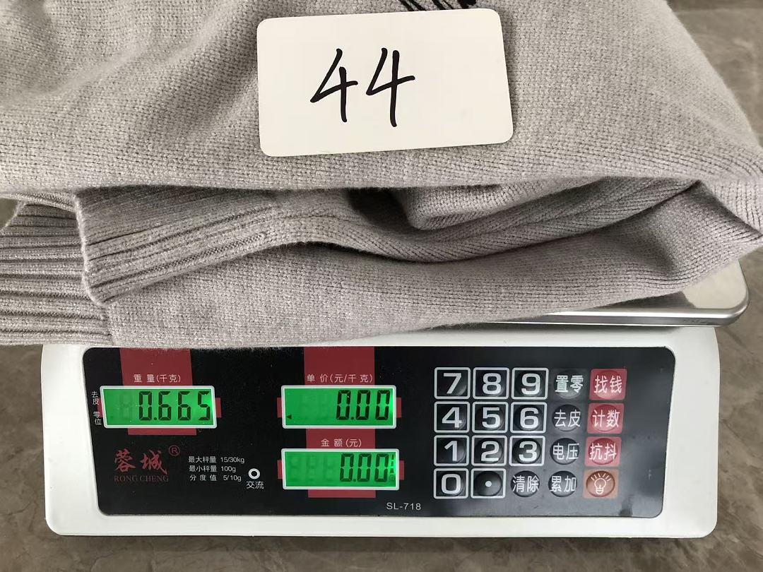 M🔥IS🔥N M🔥R🔥IE🔥A HOODIE SWEATER