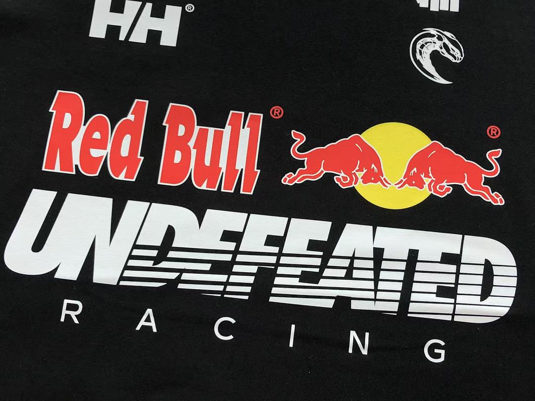 UNDEFEATED & RED BULL & HELLY HANSEN T-SHIRT