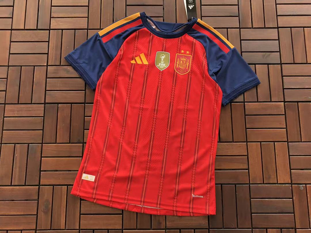 FOOTBALL T-SHIRT