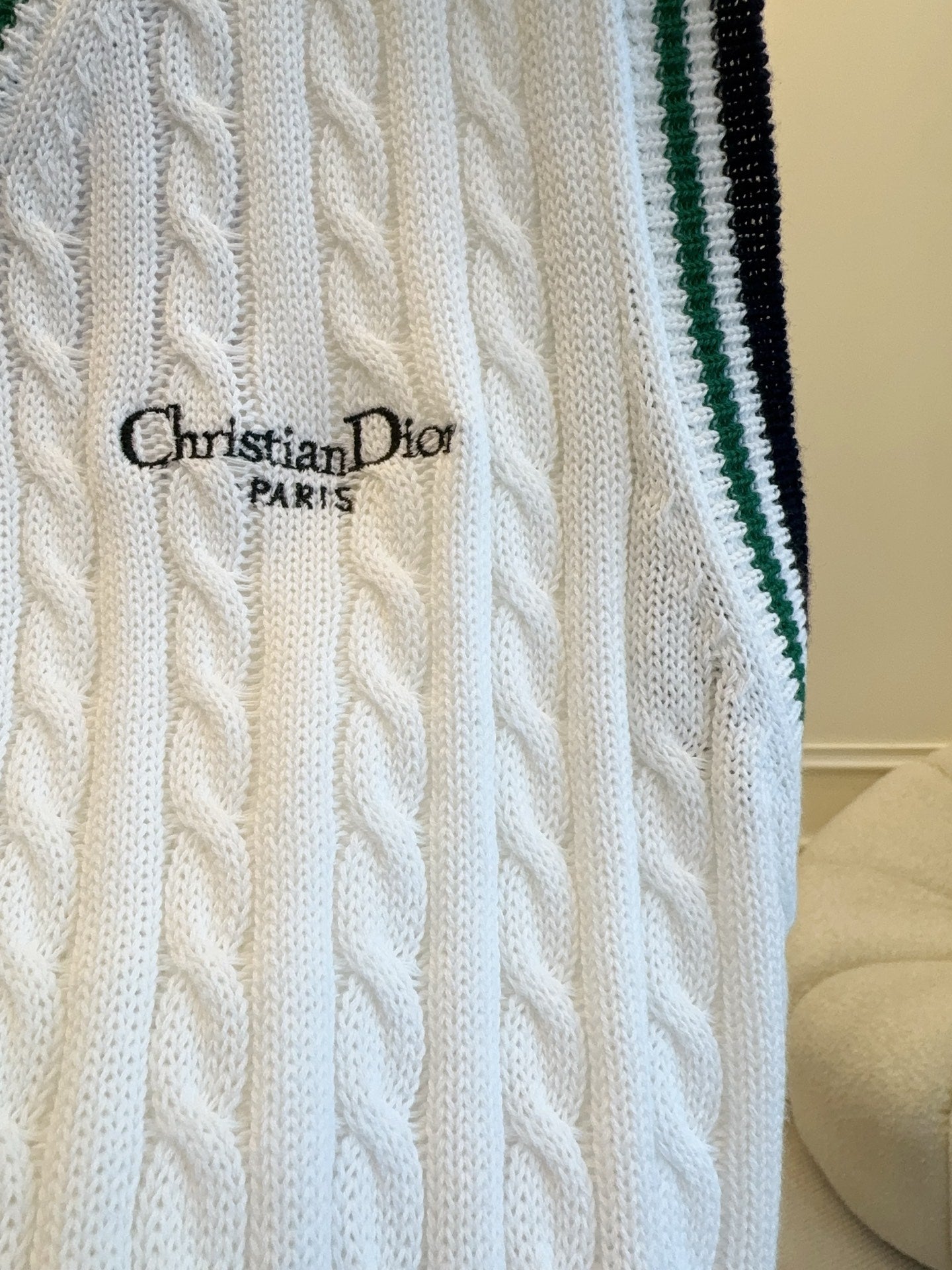 DIOR