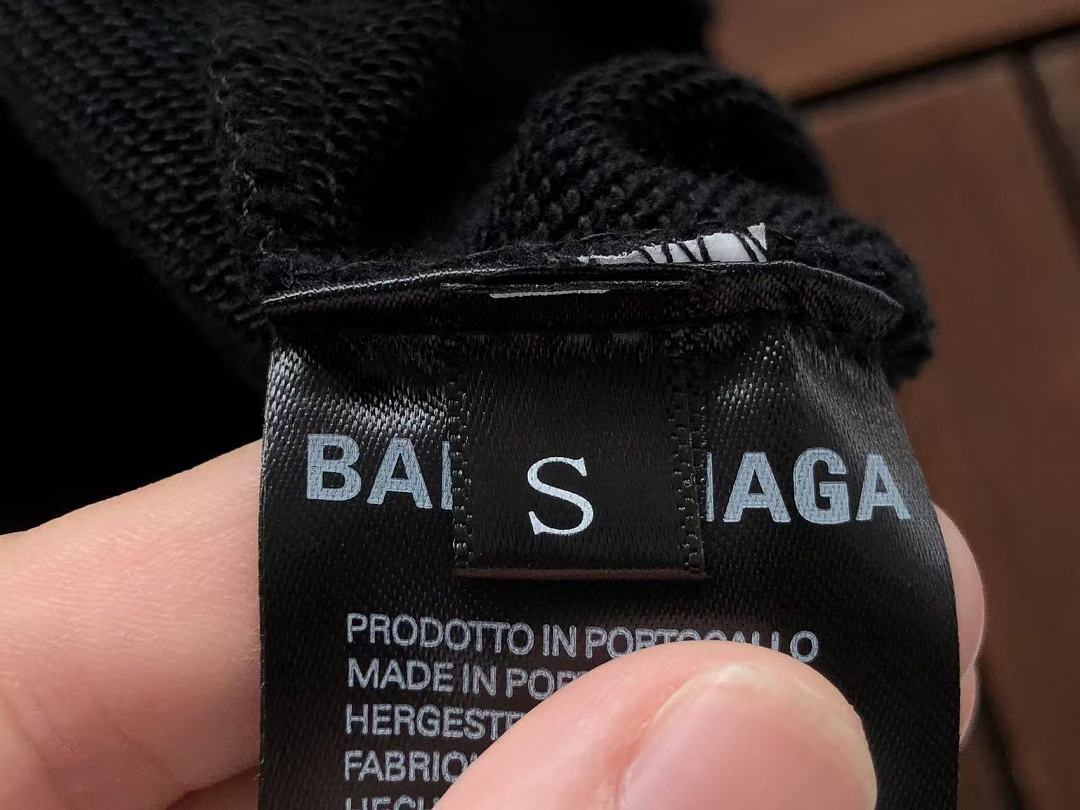 B🔥L🔥🔥🔥IA🔥A HOODIE