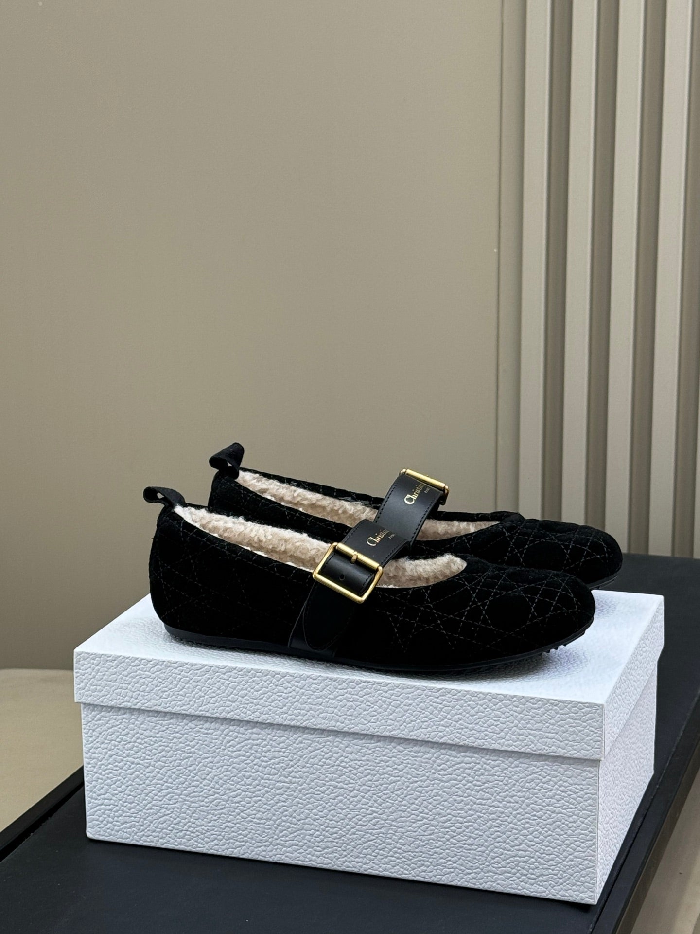 DIOR