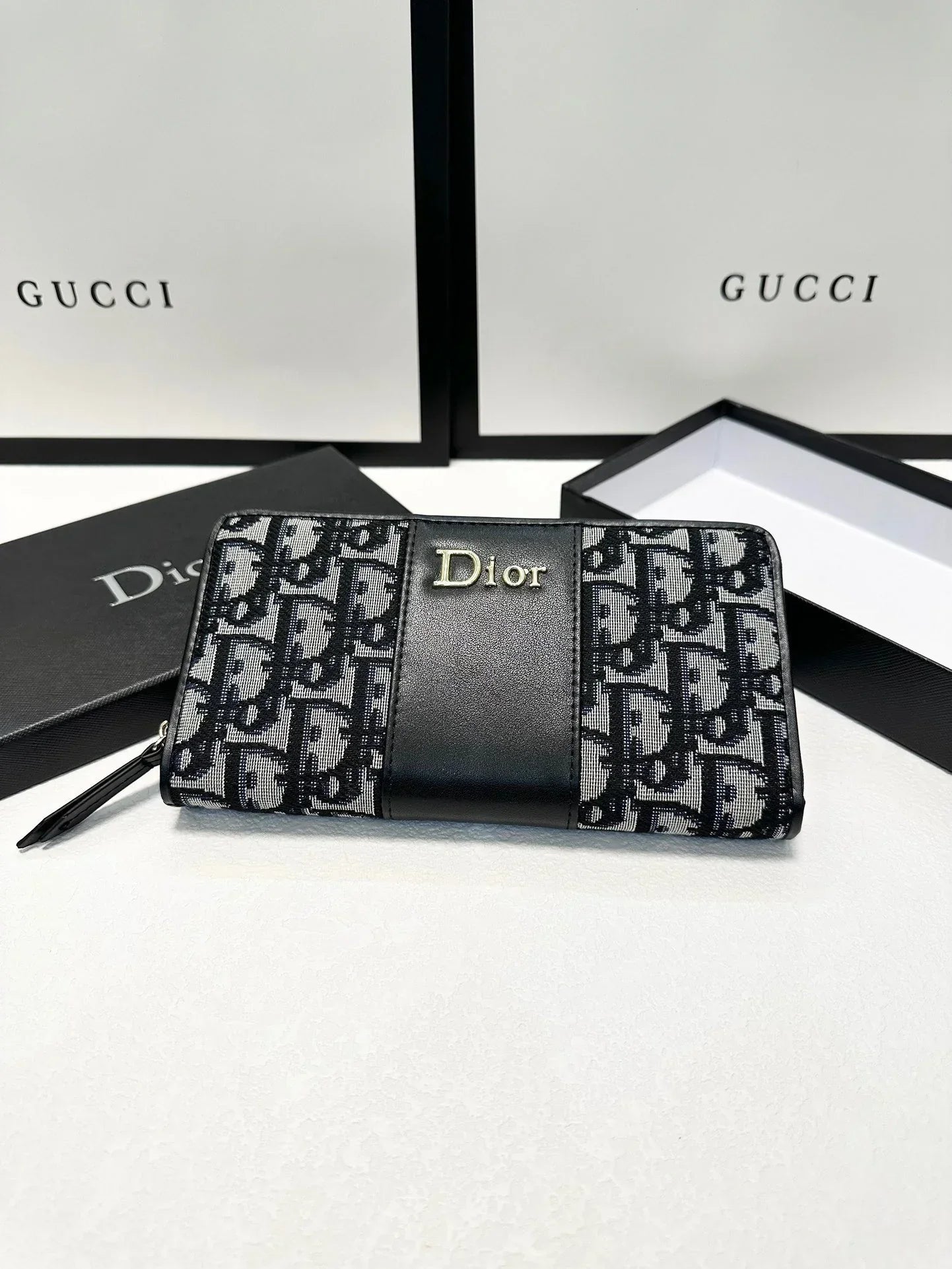 DIOR