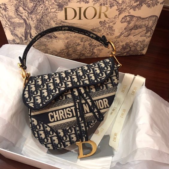 DIOR