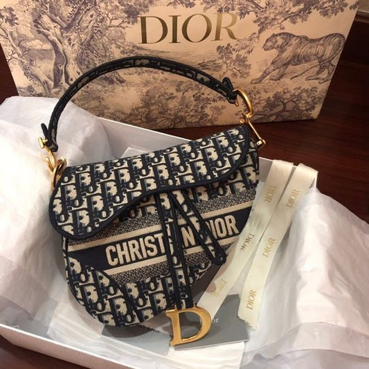 DIOR