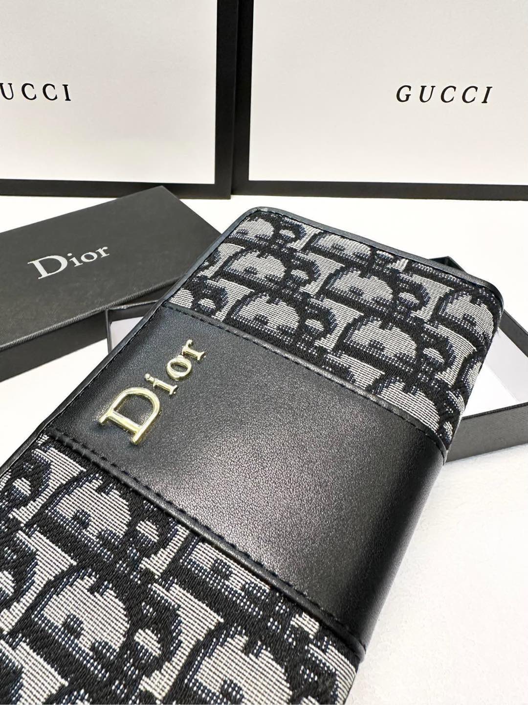 DIOR