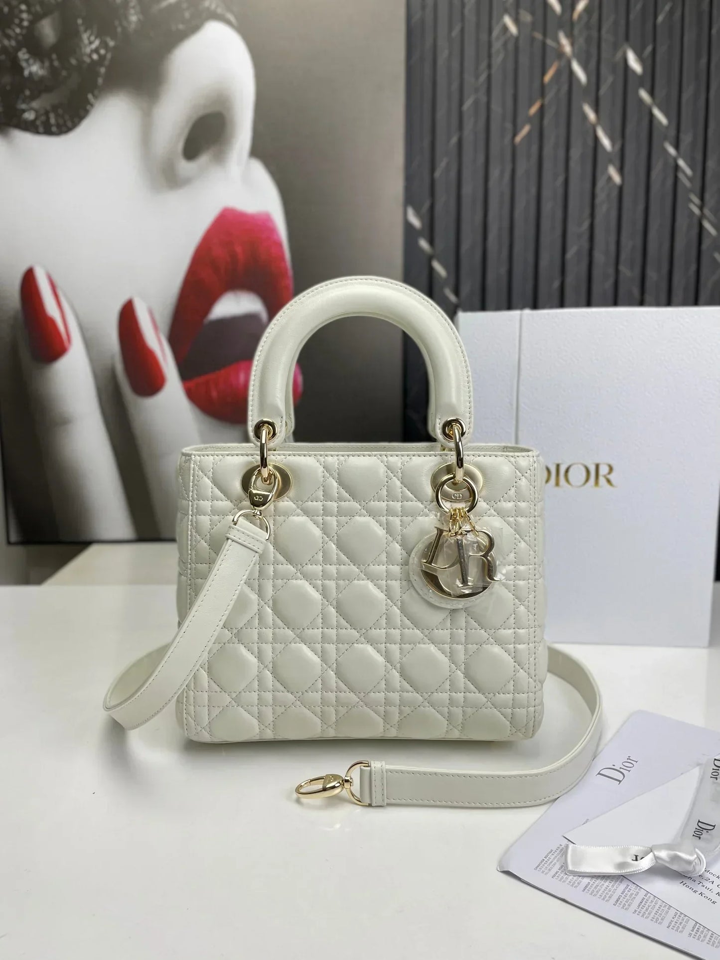 DIOR