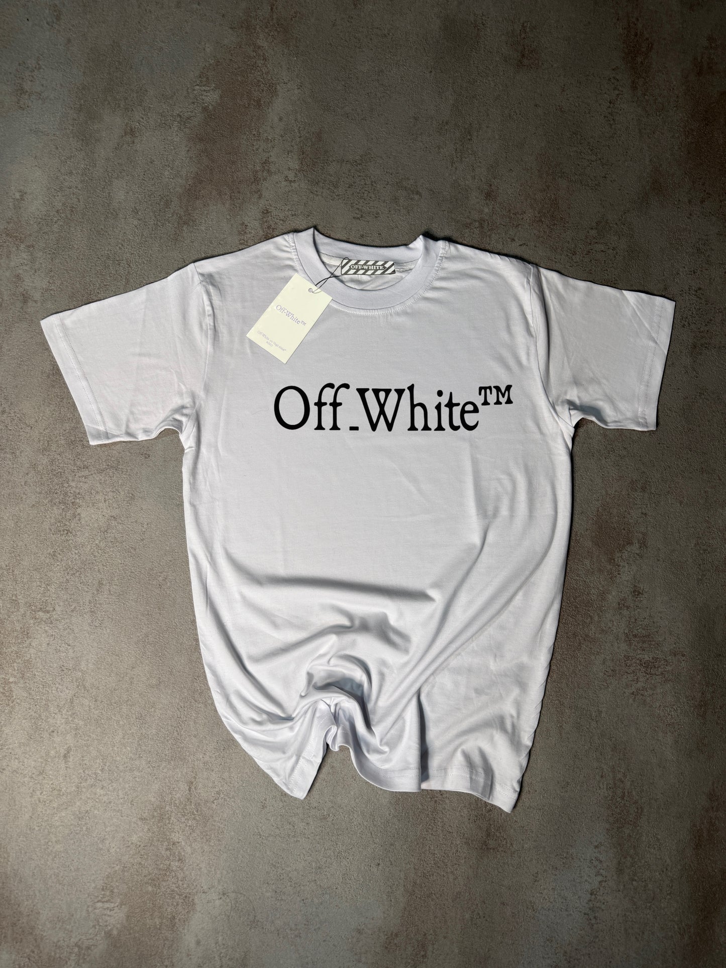 CAMISETA OFF WHIT£