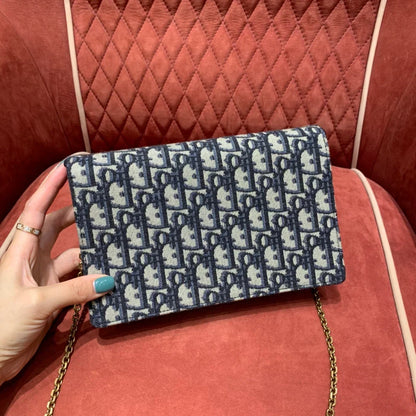 DIOR