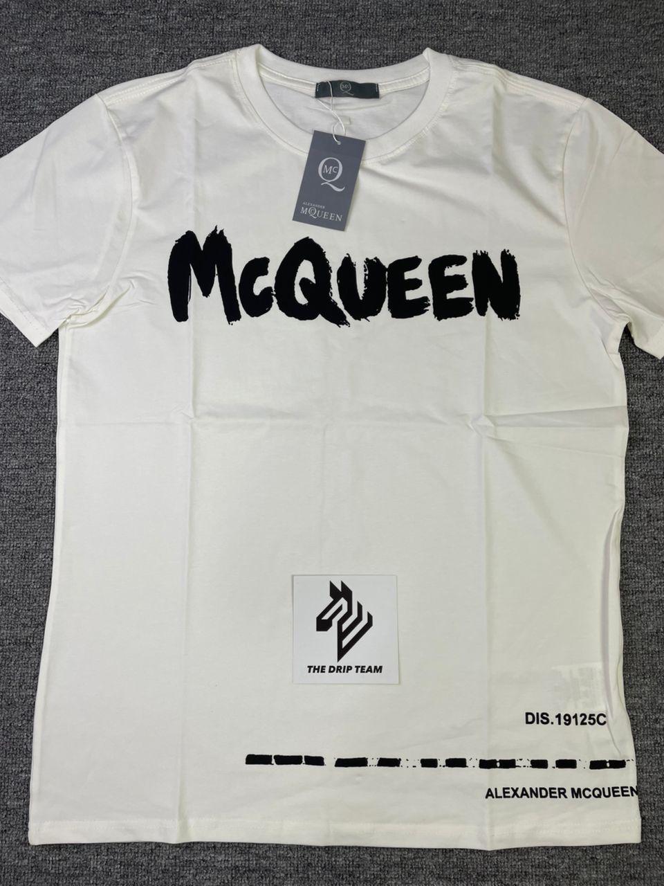 Camiseta MCQU££N
