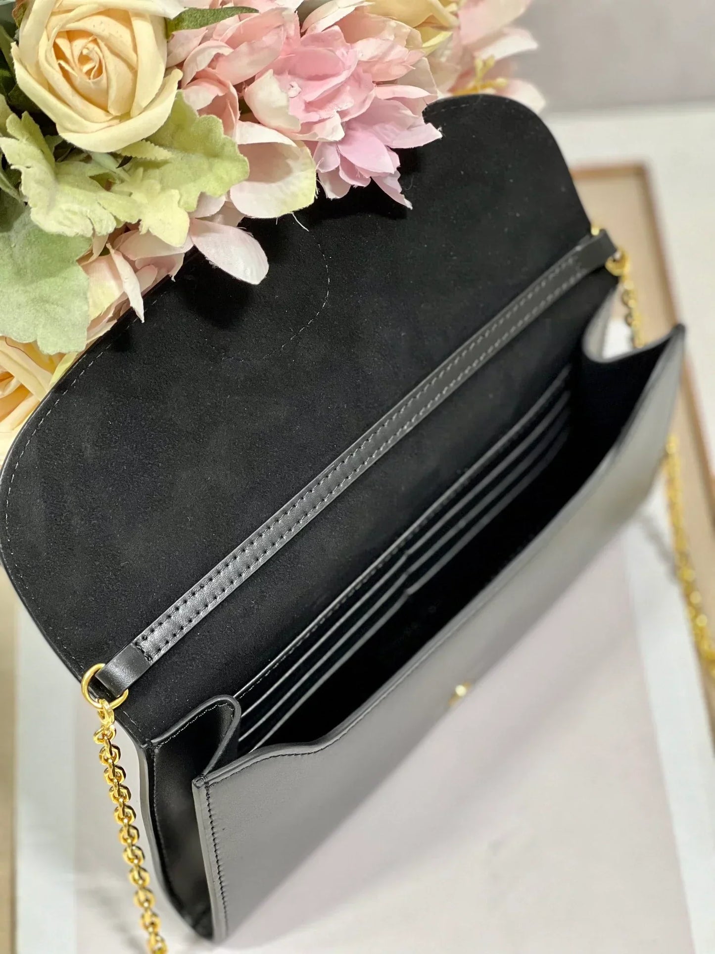 DIOR