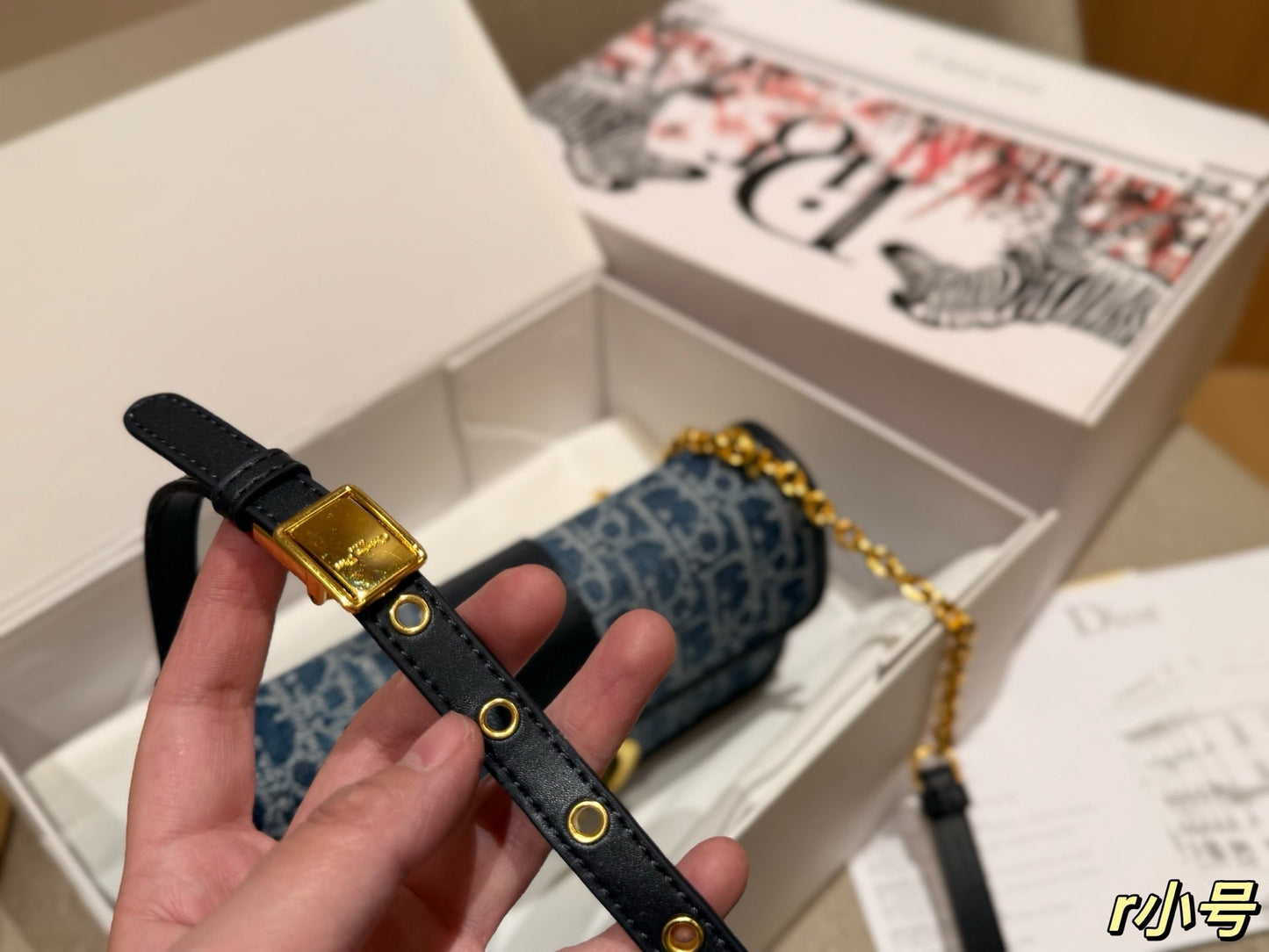 DIOR