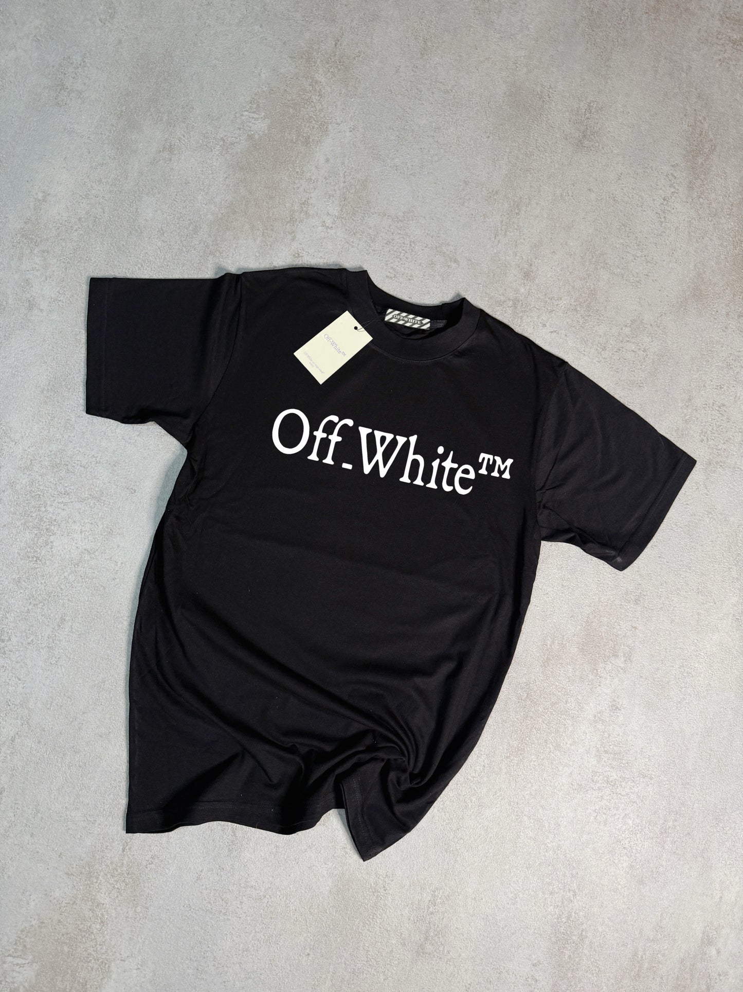 CAMISETA OFF WHIT£