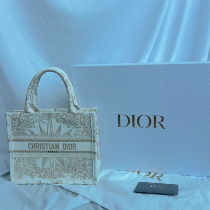 DIOR