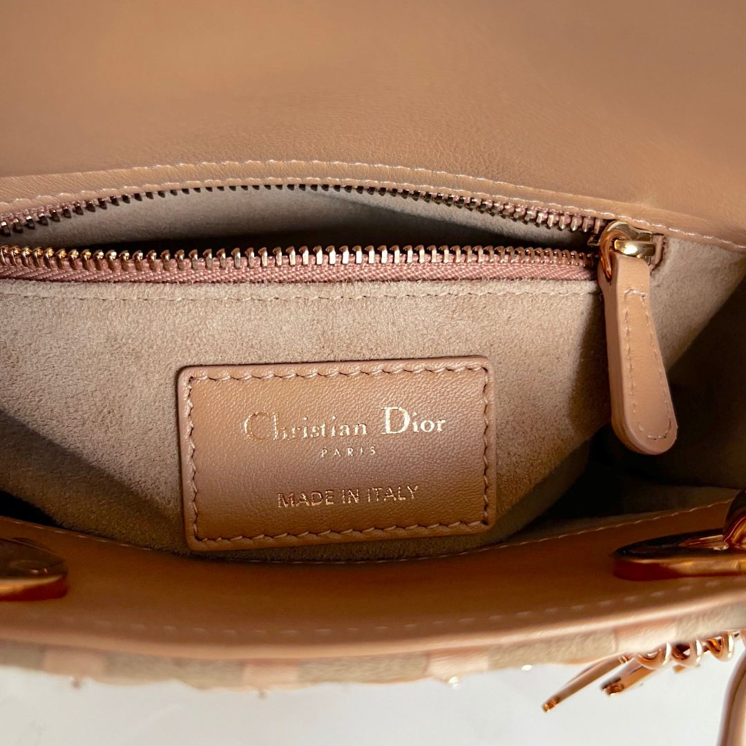 DIOR
