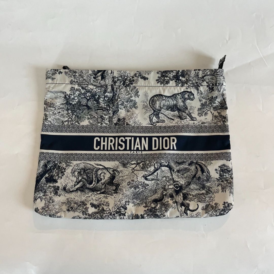 DIOR