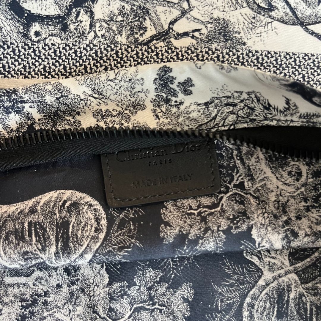 DIOR