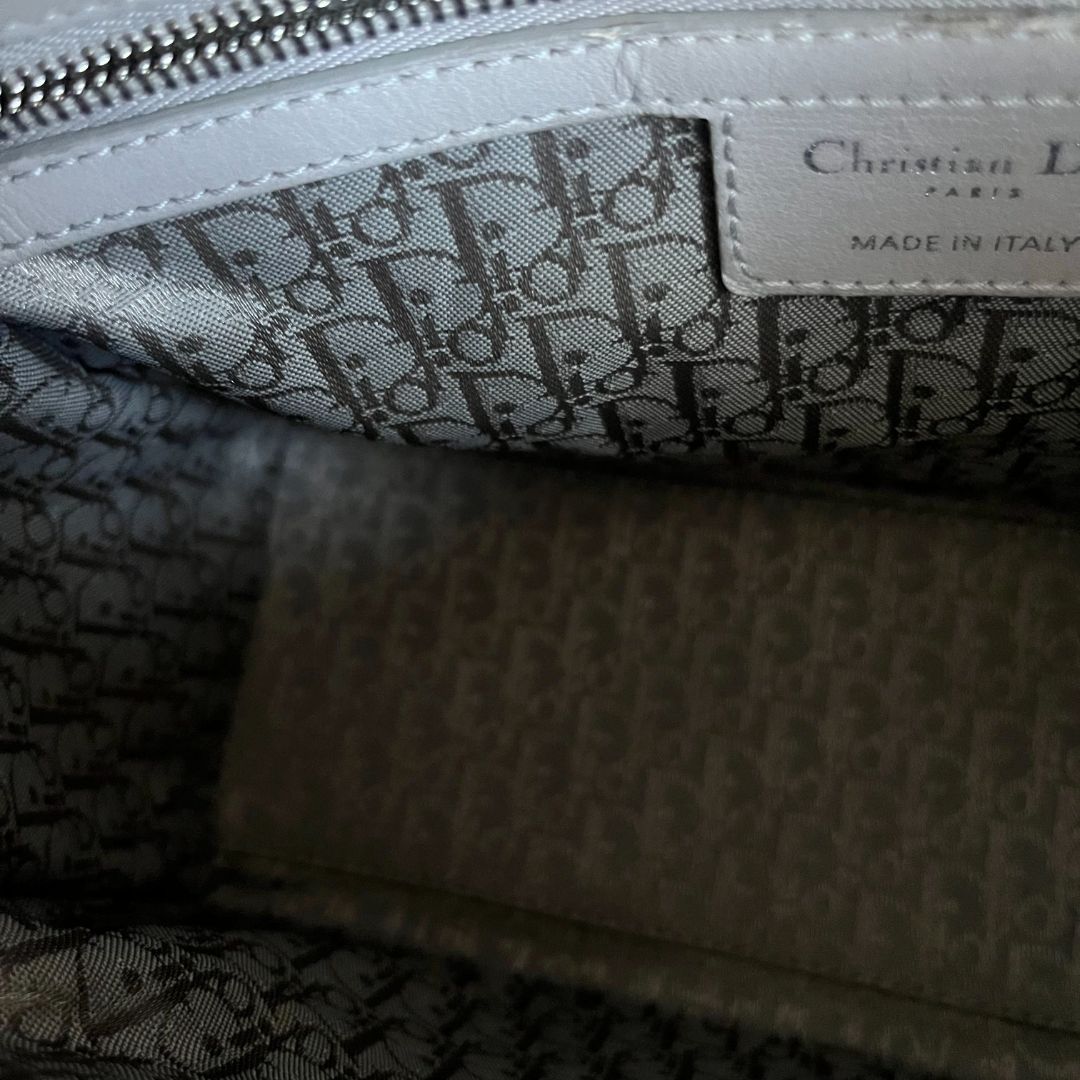 DIOR