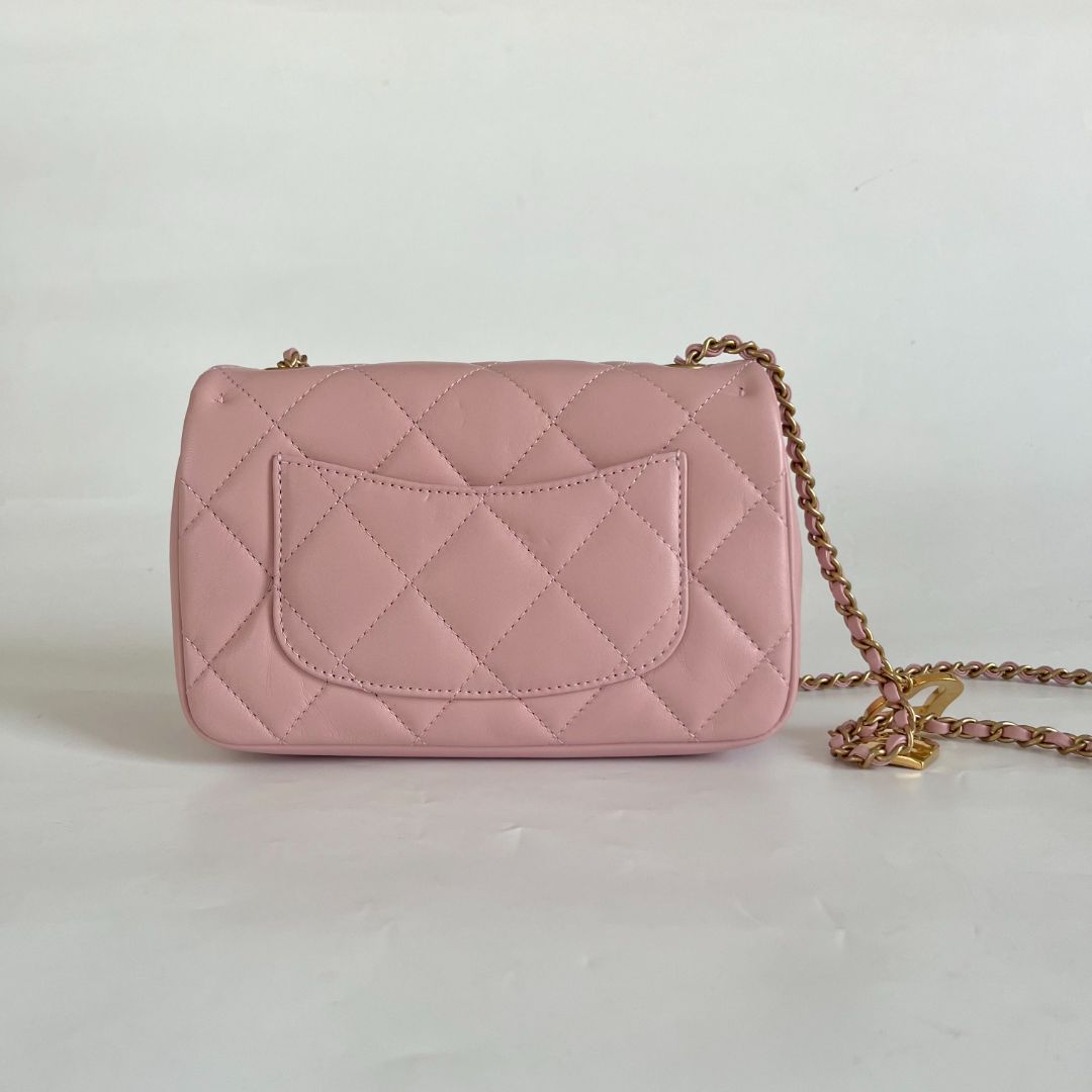 CHANEL