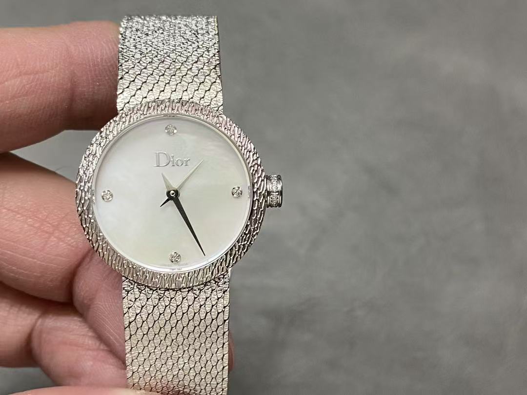 DIOR