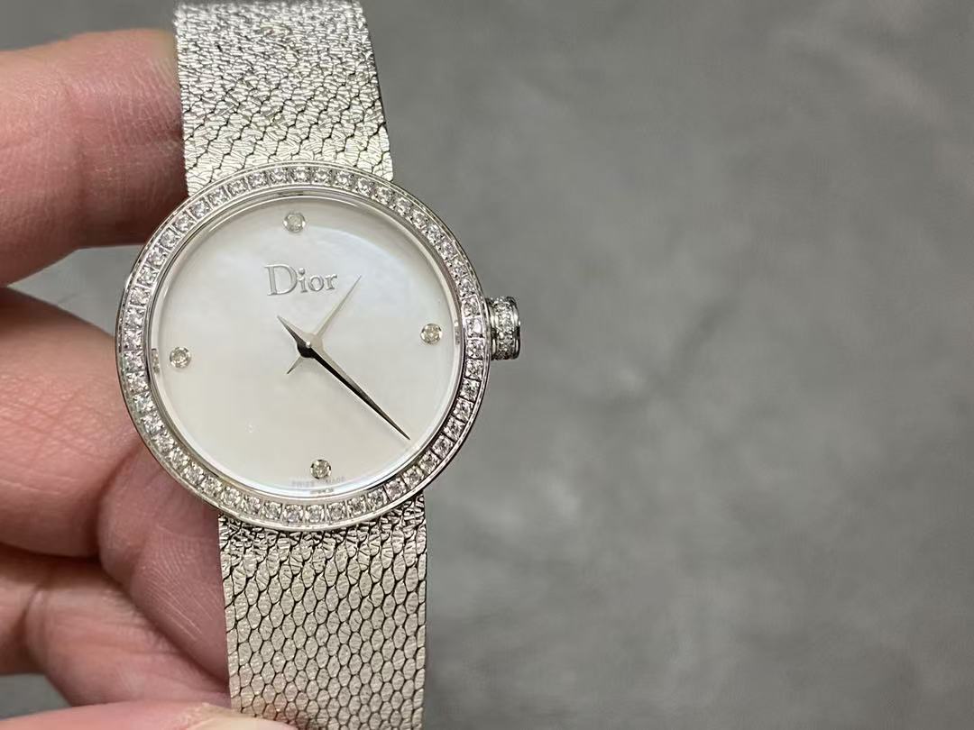 DIOR