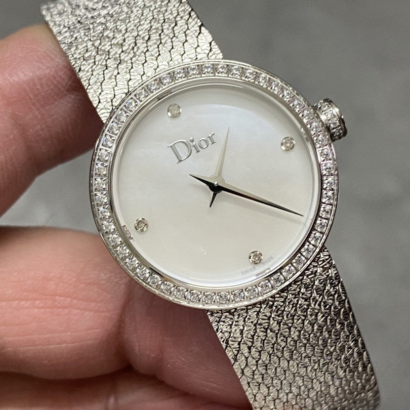 DIOR