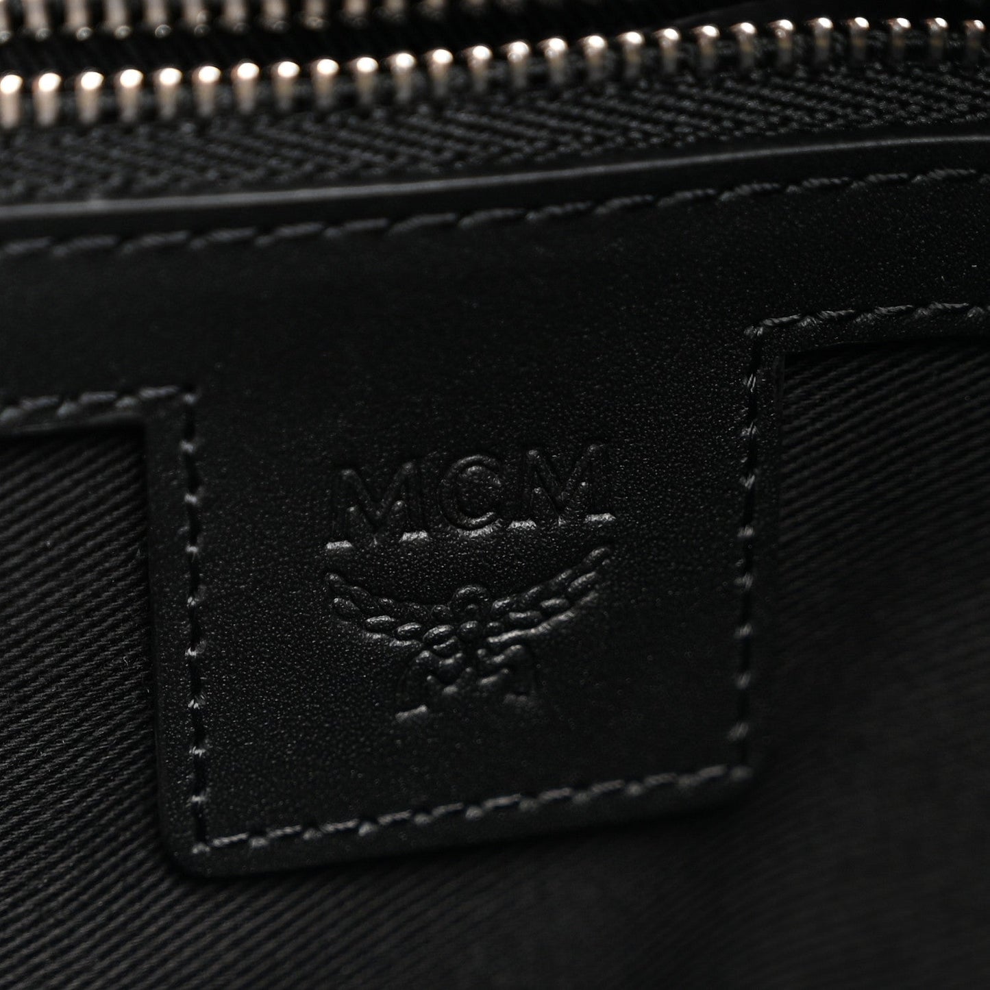 Visetos Medium Crossbody Pouch Black