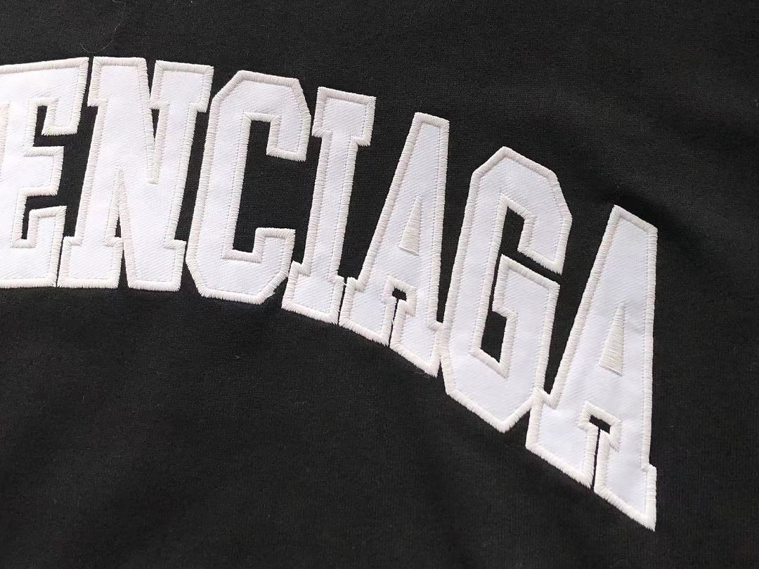 B🔥L🔥🔥🔥IA🔥A HOODIE