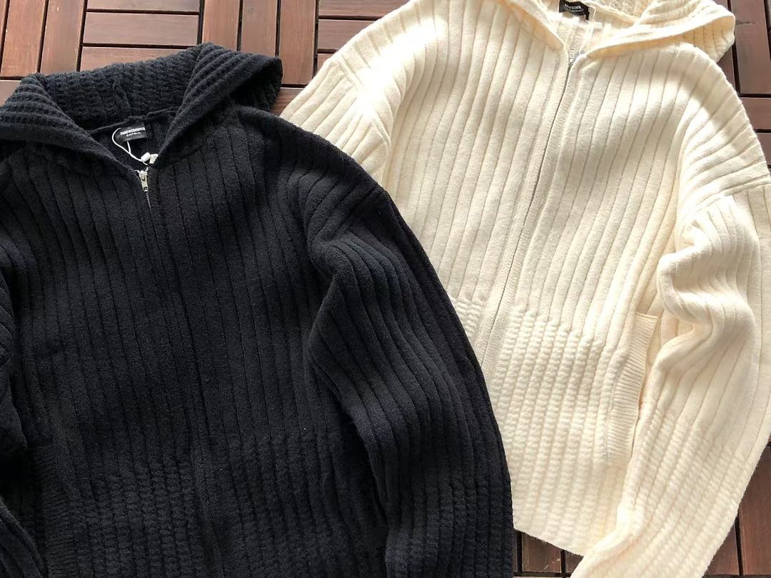 FAR SWEATER