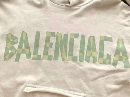 B🔥L🔥🔥🔥IA🔥A HOODIE