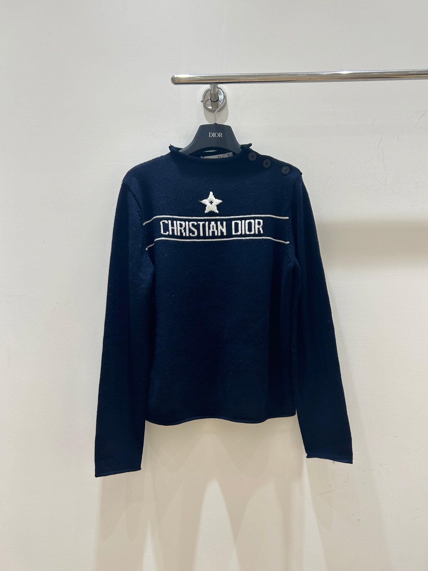DIOR