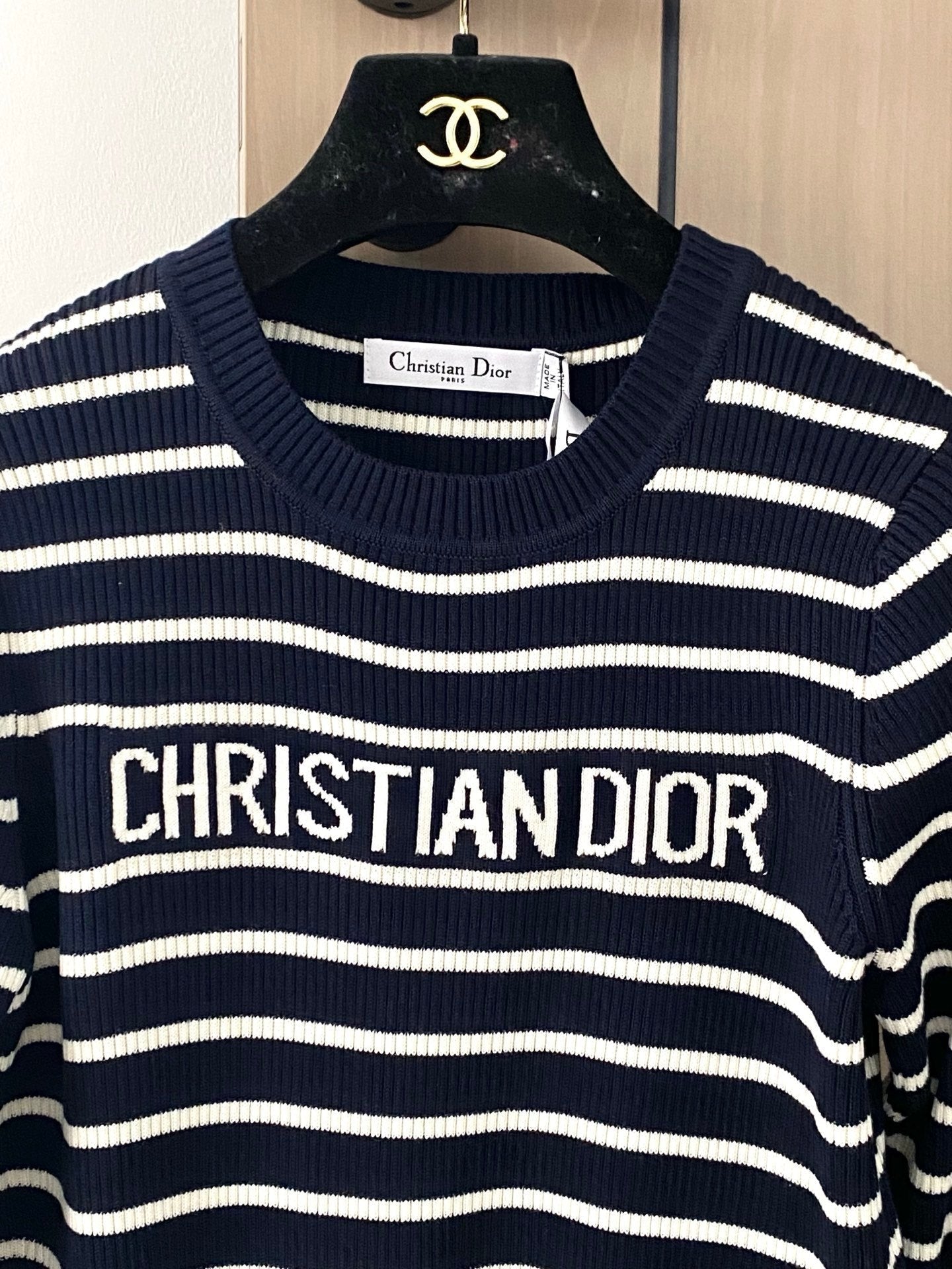 DIOR